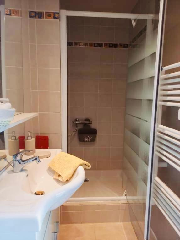 Maisonnette Bretonne Quemper-Guezennec Bagian luar foto